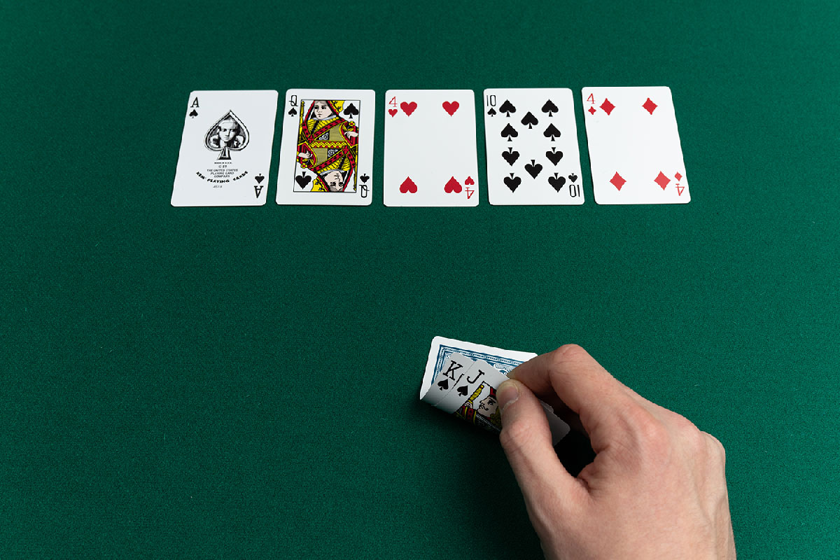 poker-hands-royal-flush-in-texas-holdem-rankings.jpg